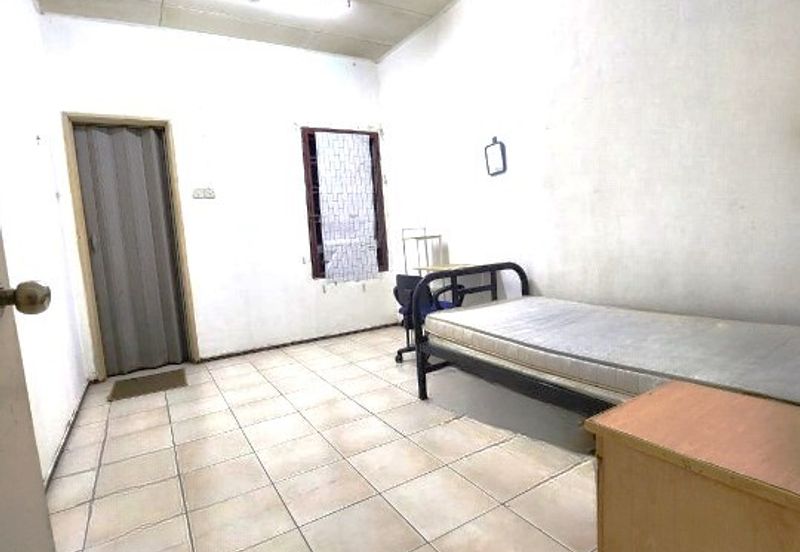 Freehold 2-Storey Terrace @ Bukit Jelutong