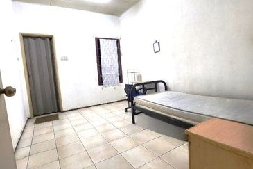 Freehold 2-Storey Terrace @ Bukit Jelutong