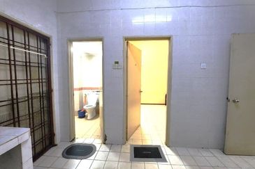 Freehold 2-Storey Terrace @ Bukit Jelutong