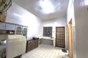 Freehold 2-Storey Terrace @ Bukit Jelutong