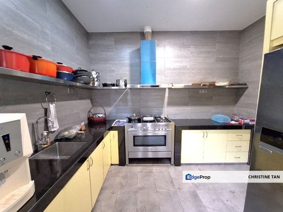 2-Storey Bungalow with Private Pool @ Kota Damansara, Selangor, Kota Damansara