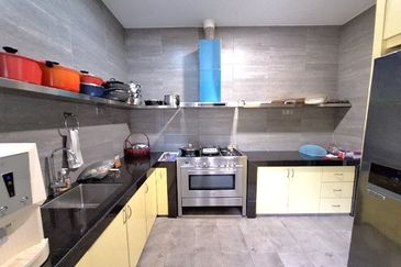 Seksyen 8, Kota Damansara