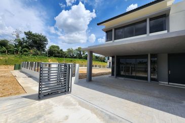 [Freehold] 2sty Semi D Corner 92x85 @Sungai Buloh - 12km to Bandar Sri Damansara, Petaling Jaya