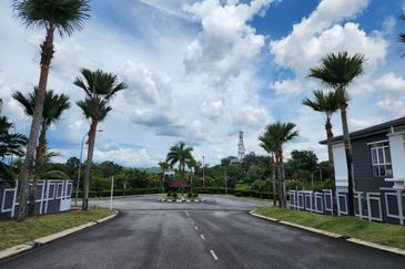 [Freehold] 2sty Semi D Corner 92x85 @Sungai Buloh - 12km to Bandar Sri Damansara, Petaling Jaya