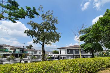 [Freehold] 2sty Semi D Corner 92x85 @Sungai Buloh - 12km to Bandar Sri Damansara, Petaling Jaya