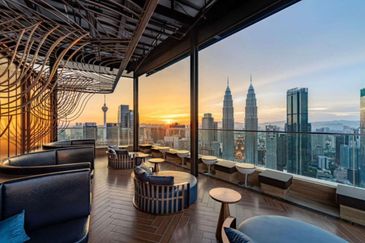 Facing KLCC, Merdeka118 - Imperial Lexis KLCC, Fully Furnish with Hotel services