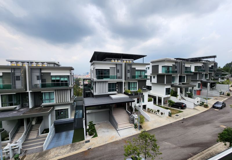 Desa Hill Villas