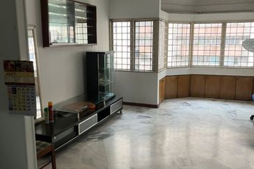 De Tropicana Condominium