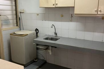 De Tropicana Condominium