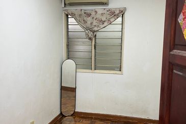 De Tropicana Condominium