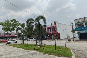 Puncak Bestari, Double Storey Shop Lot, Bandar Puncak Alam 