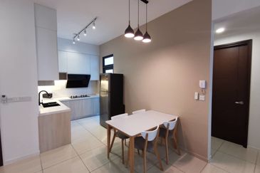 Queens Residences @ Queens Waterfront