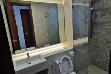 Queens Residences @ Queens Waterfront