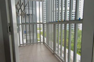 Sensasi Studio Condo at Batu Kawan with Brand New Furniture