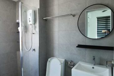 Sensasi @ Utropolis Condo at Batu Kawan with Luxury Furniture