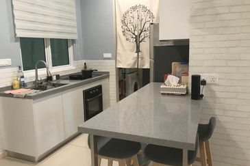 Arasia Perdana (The Clovers)