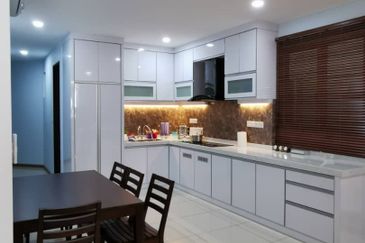 Arasia Perdana (The Clovers)