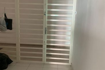 One World 1 (1-World)