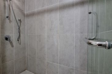 Queens Residences @ Queens Waterfront