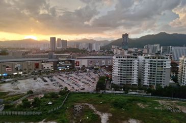 Queens Residences @ Queens Waterfront