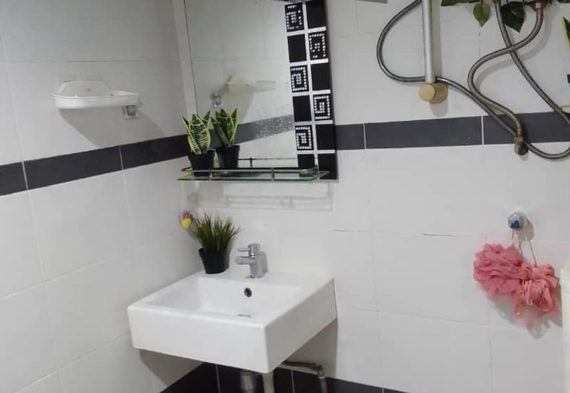 Desa Bayan Apartment