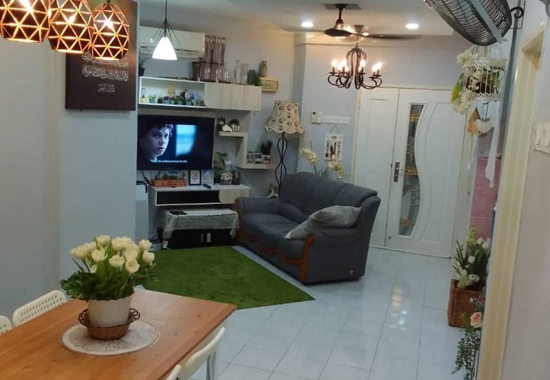 Desa Bayan Apartment