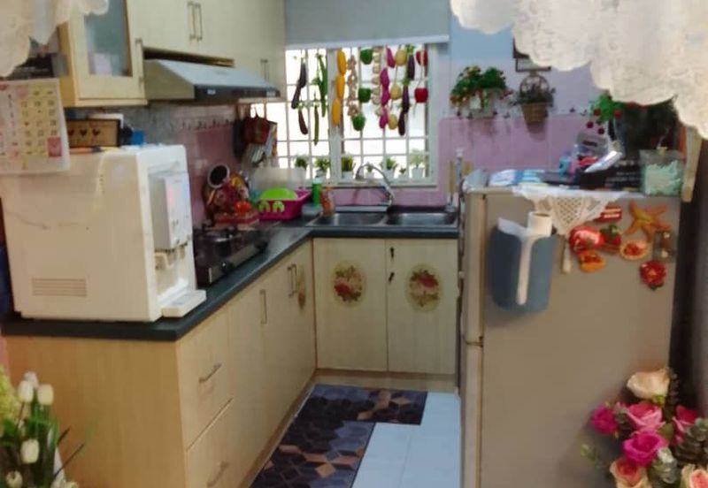 Desa Bayan Apartment