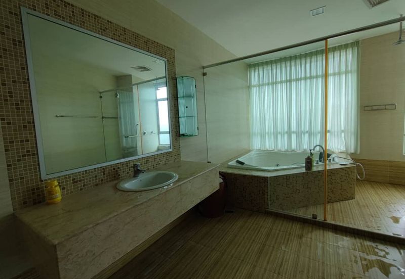 The View (Twin Towers)