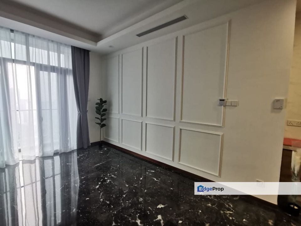 Stunning City Center Luxury Apartments With Large Window Views image