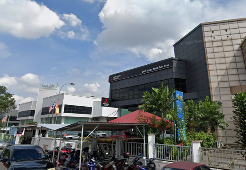 CAR SHOWROOM, FACING MAIN ROAD FOR RENT AT GLENMARIE