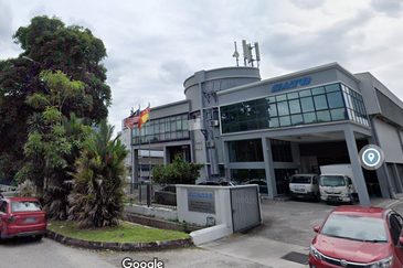 CAR SHOWROOM, FACING MAIN ROAD FOR RENT AT GLENMARIE