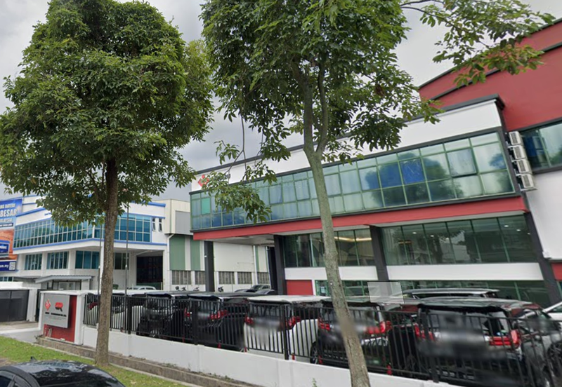 CAR SHOWROOM, FACING MAIN ROAD FOR RENT AT GLENMARIE