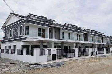 new 2 storey terrace @ senawang with cash back rm100k+