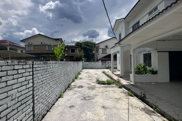 Sikamat Acasia Country Heights