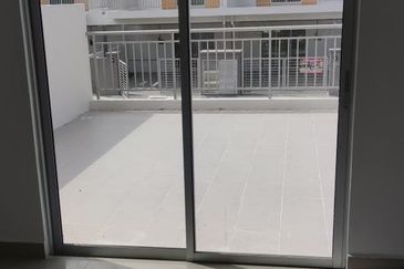 2 storey terrace @ nilai , 10 min to nilai aeon