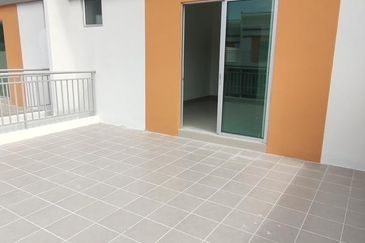 2 storey terrace @ nilai , 10 min to nilai aeon