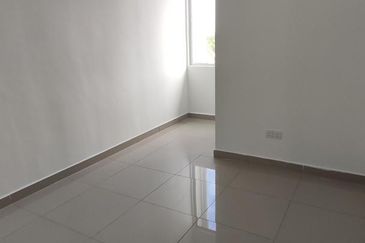 2 storey terrace @ nilai , 10 min to nilai aeon
