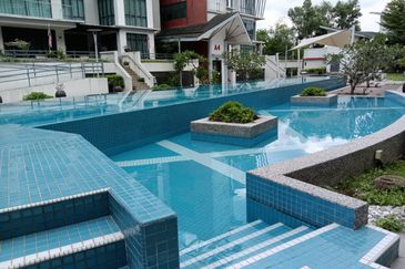 Alam Desa, Precinct 15