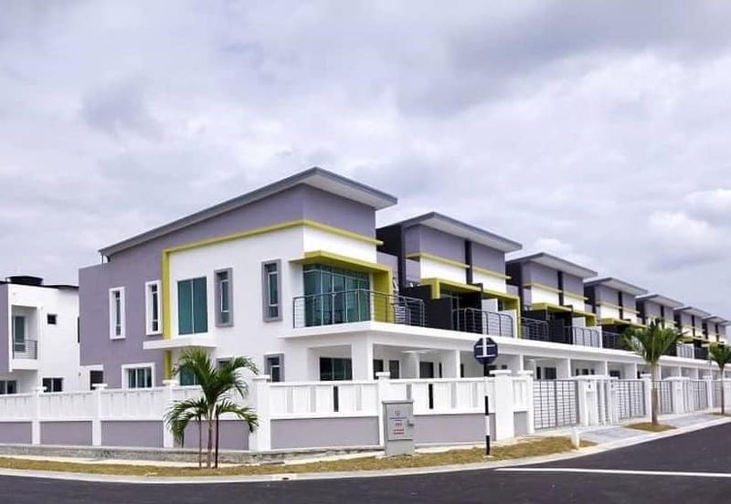 Freesia Bandar Springhill