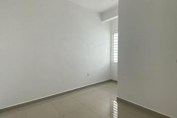 Freesia Bandar Springhill