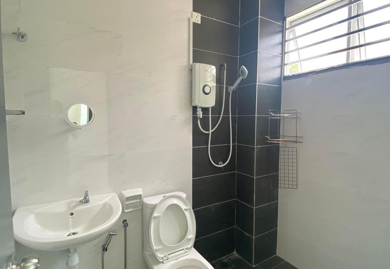 Freesia Bandar Springhill