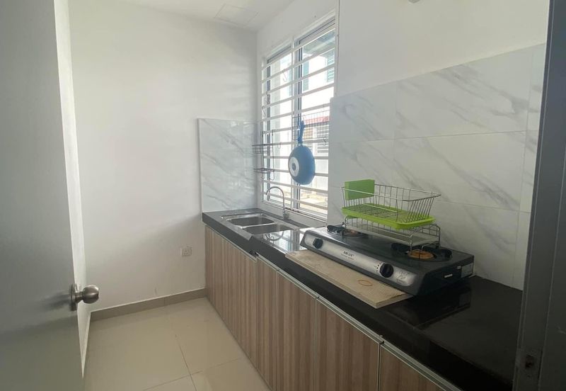 Freesia Bandar Springhill