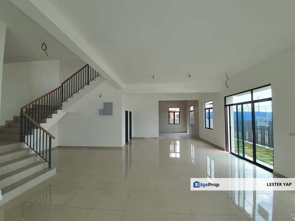 nilai new phase 2 storey terrace 20 x 70 @ nilai town  5 min to nilai ktm station 10 min to nilai aeon shopping mall, Negeri Sembilan, Nilai