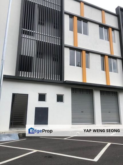 Nilai ne2 3 stirey shop lot for rent, Negeri Sembilan, Nilai