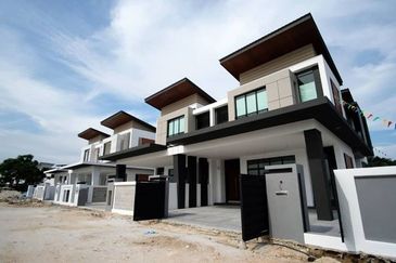 new 2 storey terrace @ melaka ayer keroh