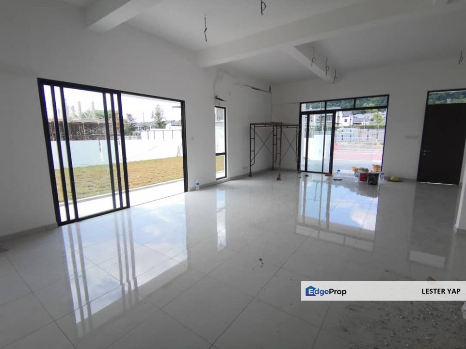 The bigger 2 storey terrace 24 x 80 @ neary by seremban toll 3 min only, Negeri Sembilan, Seremban