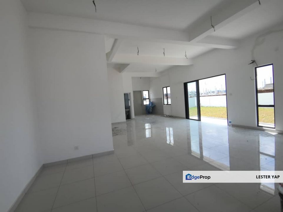 The bigger 2 storey terrace 24 x 80 @ neary by seremban toll 3 min only, Negeri Sembilan, Seremban