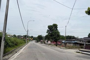 🔥 Flat Light Industrial Land for Sale – Behind Pandan City | RM80psf Only! 🔥