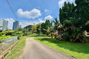 Jalan Abdul Rahman Andak Residential Land can convert to Commercial land