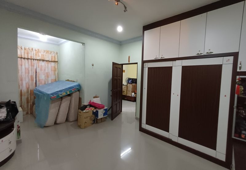 Taman Pelangi, Plentong